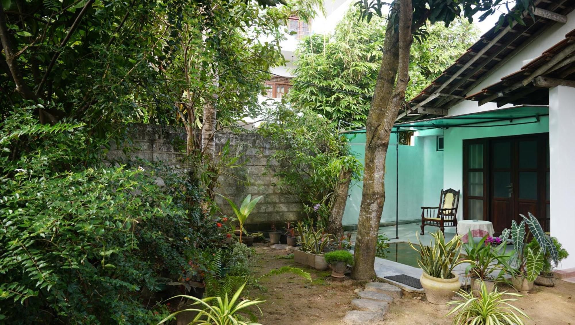 Bino Guest House Mirissa Exterior photo